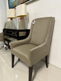 2 Sillas Fairfield Furniture con brazo. Precio Unitario